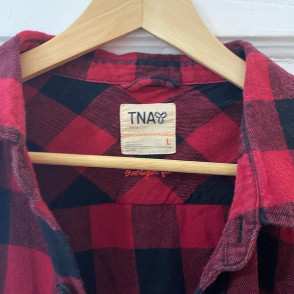 ARITZIA / TNA red buffalo plaid oversized flannel - Picture 3 of 4
